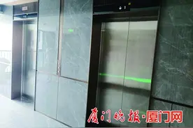 集美一新建小区电梯漏水了，乘坐还安全吗？物业回应：符合国标图片