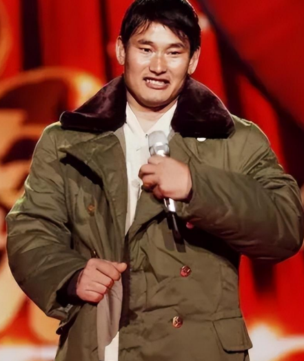 于文华也没想到，大衣哥爆红14年后	，如今终于过上了理想生活