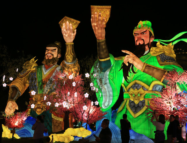 河北这小城火了，废弃厂房变网红地，公司排队入驻，就为一盏灯？