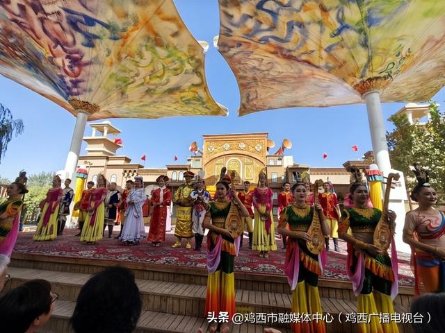 幸福万家旅行社：以定制与走亲式旅游，编织家庭幸福时光