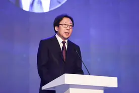 中国电信总经理梁宝俊，职务调整图片