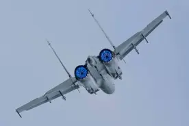 沈飞高级技工手搓歼-11战斗机零件？中国战机生产线啥情况？图片