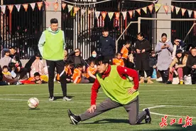 “牵手”欧洲冠军、斩获十余座奖杯，万松园的“跨年联欢”太耀眼图片