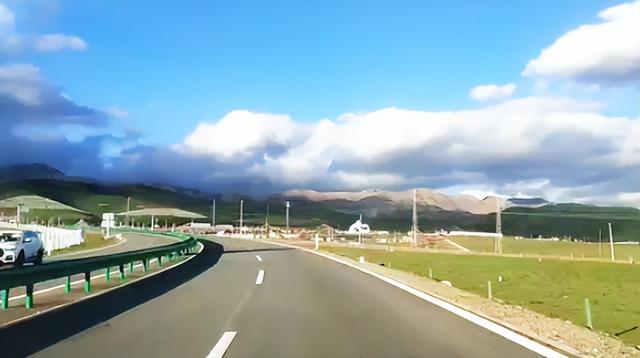 车在路上行，人在景中走：自驾祁连山9号公路 第五站：县城至峨堡