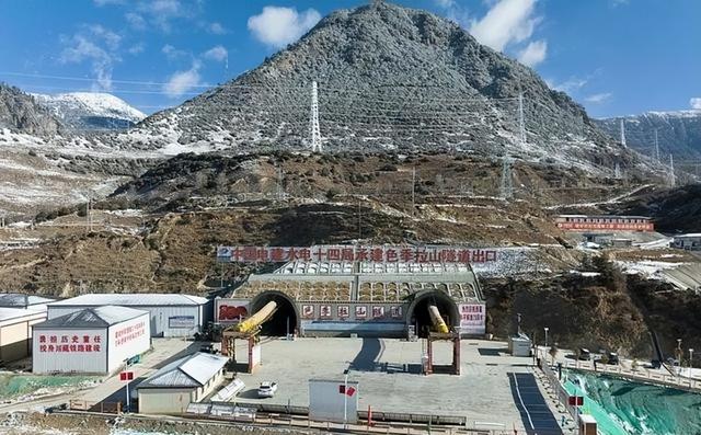 中国又一超级工程！砸3600亿在世界屋脊玩过山车，堪称基建天花板