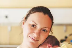 产后恶露淋漓不尽，到底多久才能排干净？图片