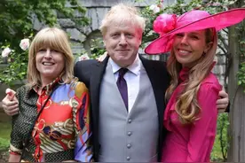 59岁首相8个娃，最小的才半岁，卸任后狂挣奶粉钱，5个月赚 4500 万图片