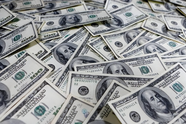 对华反击计划已敲定，高市早苗兴奋之际发现：中国正狂抛美债