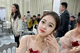 我姐穿短裙不穿安全裤，经常走光，要怎么劝她呢？网友评论亮了图片