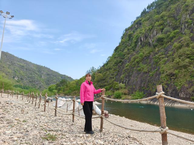 仙居县圳口龙潭坑，鲫鱼洞未识庐山真面目，鹅冠头印记十三都水库