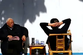 58岁大叔大太阳底下“吸阳气”，3个月后体检，医生看完都惊讶图片