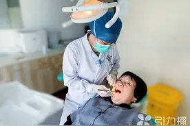 别让牙签毁了你的口腔 苏州医生教你用牙线图片