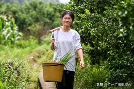 账号是假的！“扁担女孩”再次引发关注图片