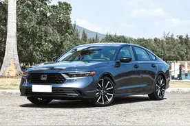 都是畅销B级车，本田雅阁对比丰田凯美瑞，谁的实力更强？图片