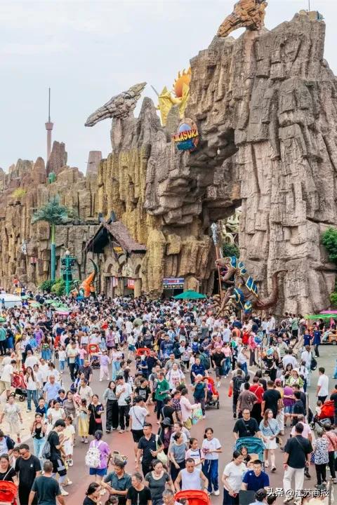 从“一张门票”到“一种生活”:环球恐龙城的创新蝶变之路