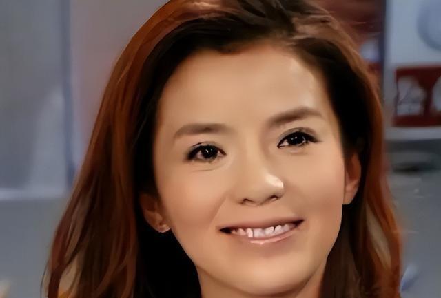 落地的凤凰不如鸡！52岁重病缠身的朱迅，给内娱的女星们提了个醒