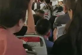 女子躺座椅致航班延误两小时，专家称或危及航空安全图片