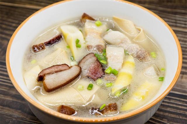 花胶鲍鱼干贝乳鸽汤 2026年花胶鲍鱼海参干贝鸽子汤