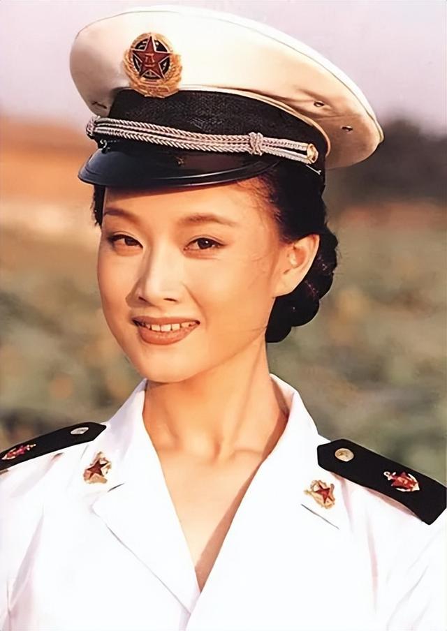 宋祖英：连登24届春晚，39岁高龄生子后“消失”，57岁身材似少女