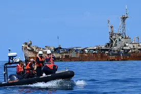 中方才做出让步，菲官员为永久侵占中国岛礁，提议往岛上扔核废料图片