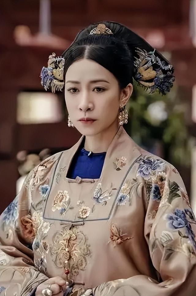 没想到，许绍雄猝然离世不到24小时，佘诗曼竟因一个举动口碑暴涨