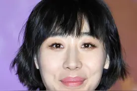 “一尿”成名，2年婚姻1年出轨，任素汐长成这样凭什么能三封天后图片