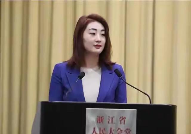 恍然大悟！宗泽后上蹿下跳，宗馥莉却按兵不动，原因竟在于施幼珍