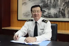 “入关”30余年的“老海关”落马！6年前已被免职图片