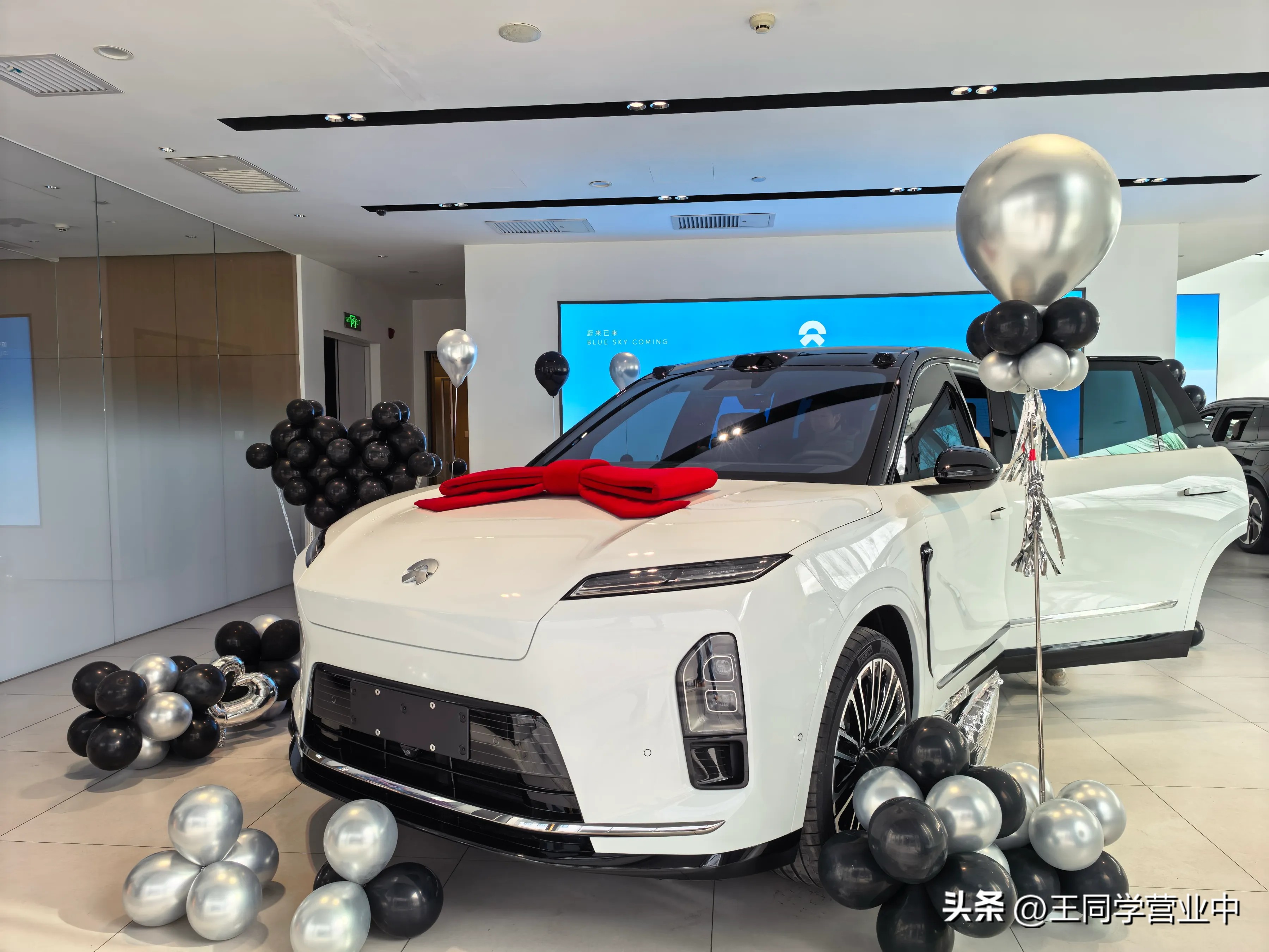 蔚来ES8换电_蔚来_蔚来ES8配置对比