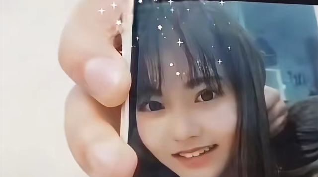 小杨哥停播一年多，小杨嫂大变样，从清纯脸变欧美脸，差点认不出