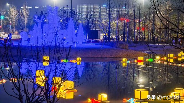 首秀!第 40 届秦淮灯会南部新城分会场 亮灯马年灯影芬兰风情出彩