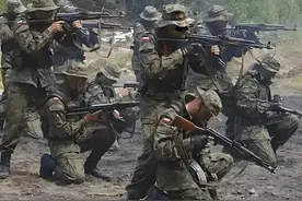 波兰督战队与乌军发生冲突图片