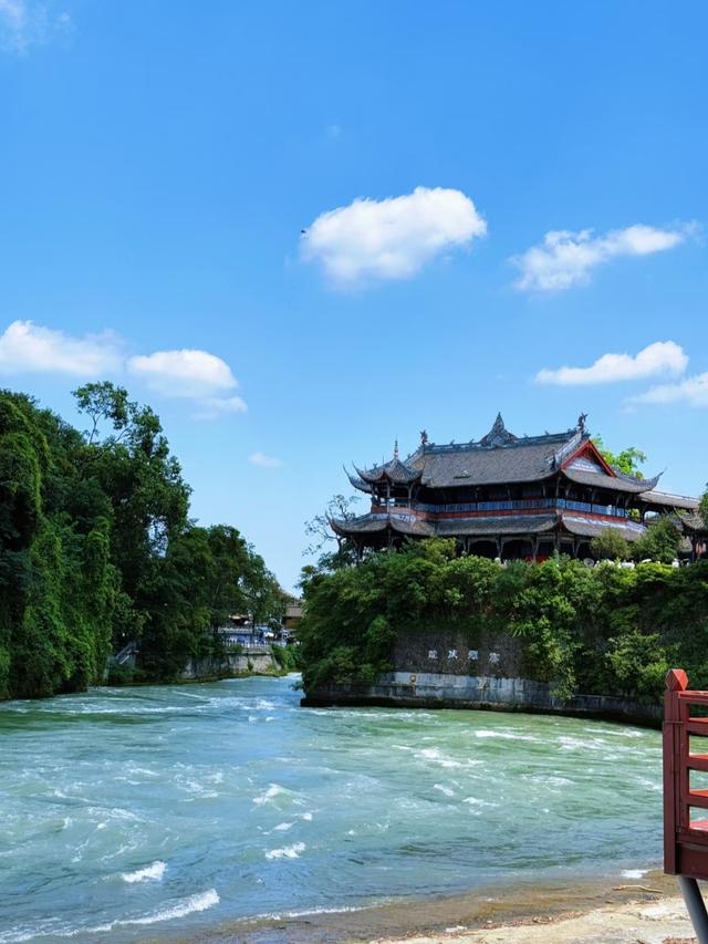 我是广州人，多次去成都后发现：这城市跟其他城市不一样的10个点