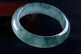 六种玉镯勿戴（六种有毒有害的玉手镯）图片