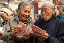 山东省官宣2025年养老金上调，1944年出生的企退老人，能涨500元以上吗？需要哪些条件？图片