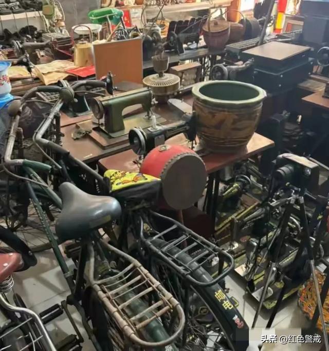 大冤种！家里堆成了“金山”，子女却不愿继承，老物件没出路了？