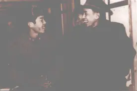 他俩是大军区主官，政委遇大事向司令汇报，俩人更像是上下级关系图片