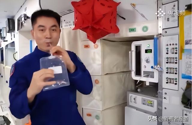 九阳研制的热风烘烤机上天了！人类第一次在太空做饭