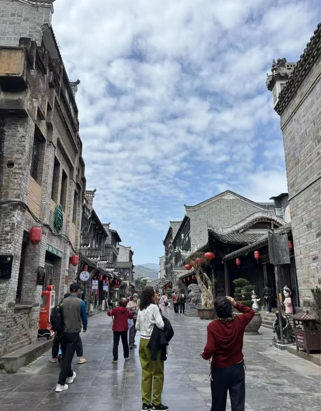 到了石泉才明白，为什么西安人都爱来这儿逛