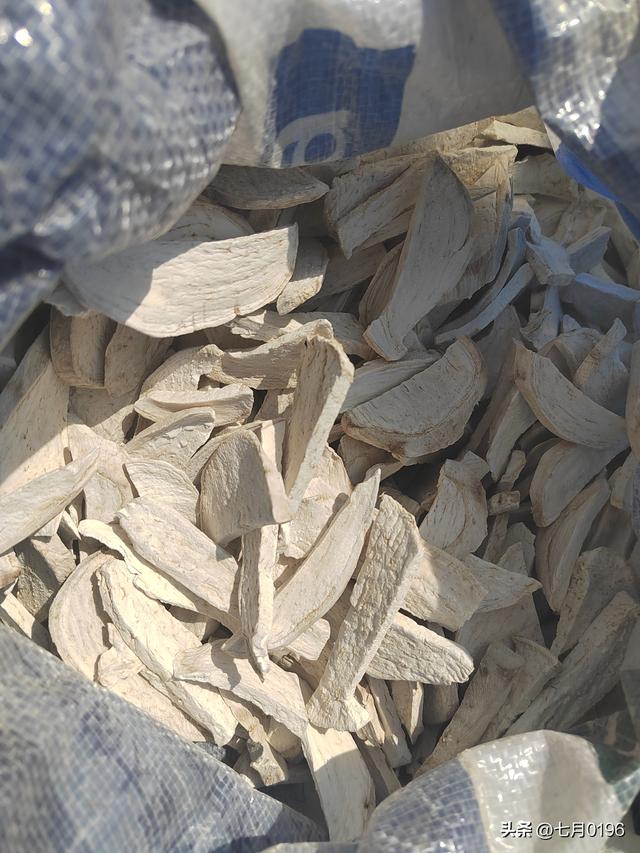 采一篮茶叶，炒一锅清茶，品一品茶香