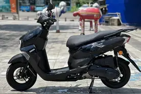 2025年代步神器！7000元内踏板摩托推荐，还要啥电动自行车？图片