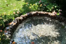 “借你一句珍藏已久的文案，发个朋友圈吧”图片