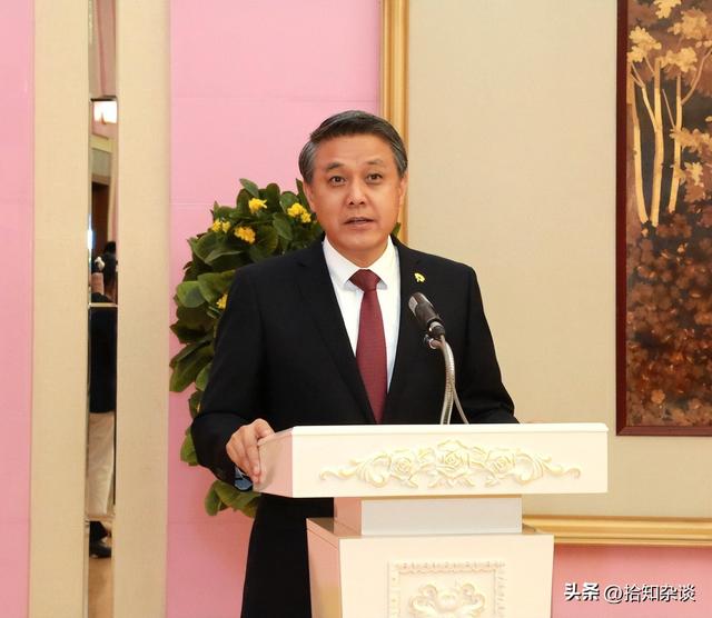 中国游客到朝鲜游玩，朝鲜人充满疑问：为什么中国人是这样的？