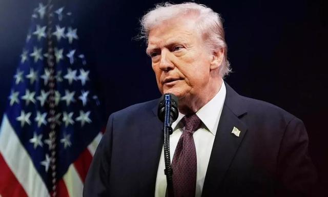 福建舰入列引全球热议，美俄报道画风不同，特朗普急会普京藏玄机