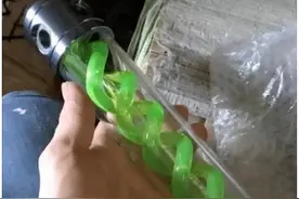 “在儿子房间发现了这个，他说是手电筒！”我怎么感觉不对劲呢？图片