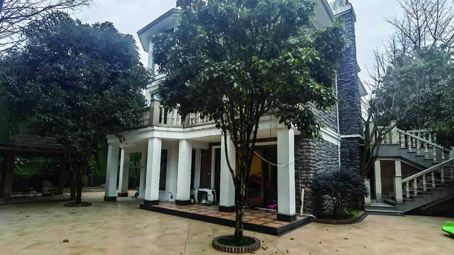 2025重庆十大最贵小区：香樟林别墅、棕榈泉国际花园、龙湖蓝湖郡