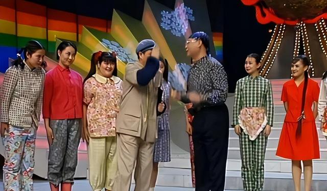 76岁何庆魁晚年失德？亲儿子揭家丑：他嫖不动了，每月1万够花
