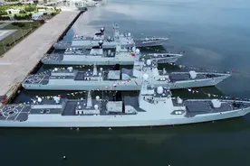 132艘与150艘，中美海军现状，万吨大驱数量和航母性能均已追上！图片