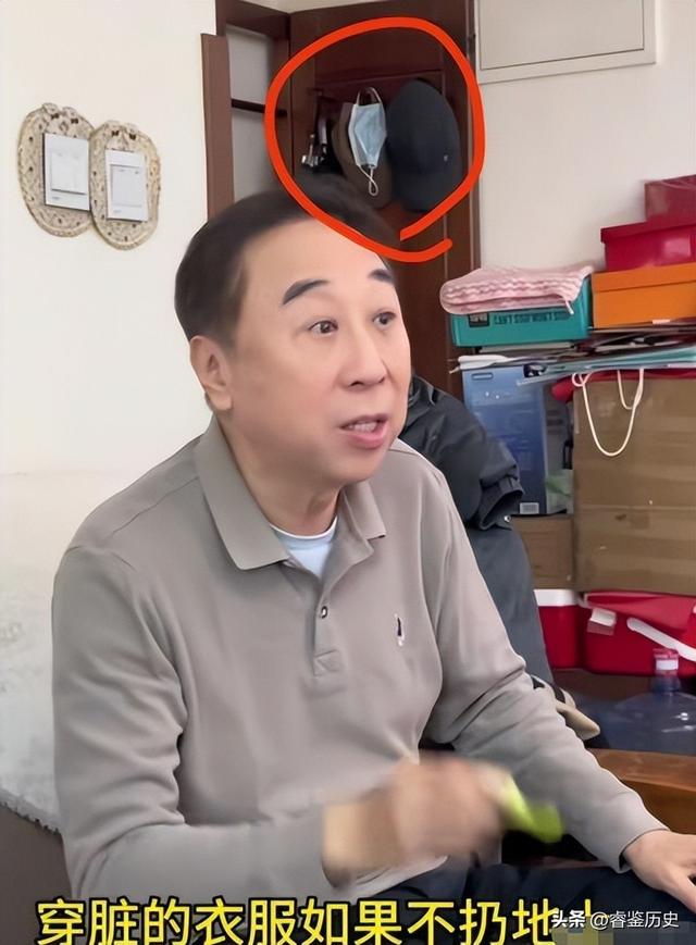 闫学晶没想到，2026年刚开年，老搭档冯巩就给自己上了生动一课