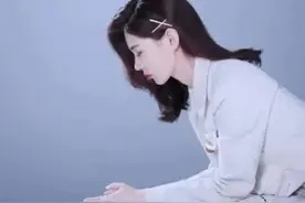 网红“阿悠悠”的走红我看来并不是意外，歌词难懂却很抒情是特色图片